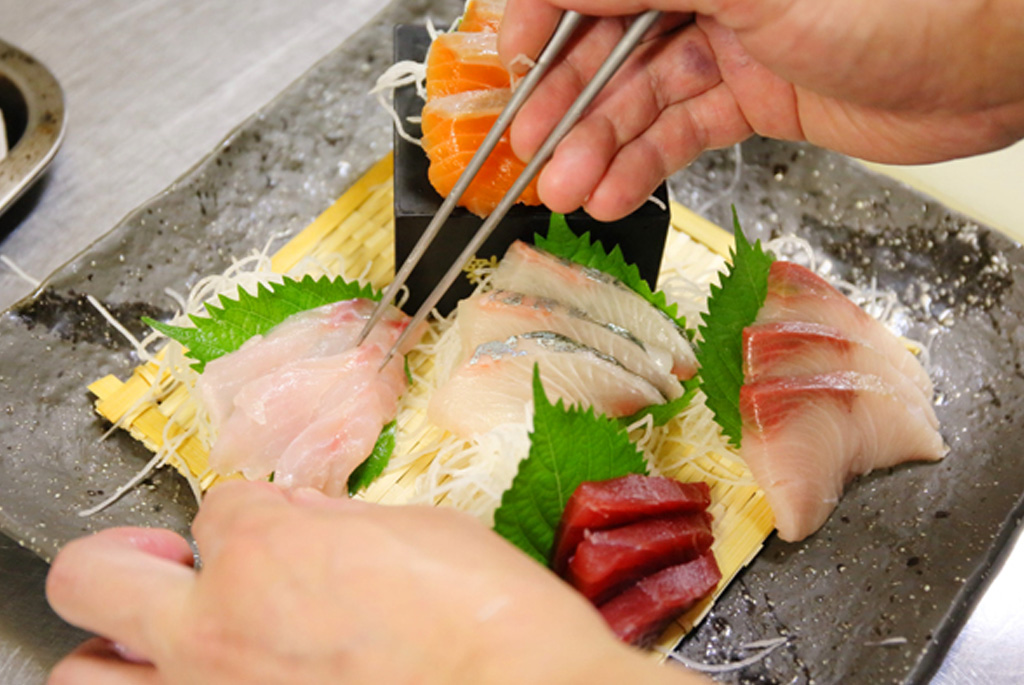【調理スタッフ：北海道産地直送驚キ海鮮居酒屋 うおっと】の店舗写真